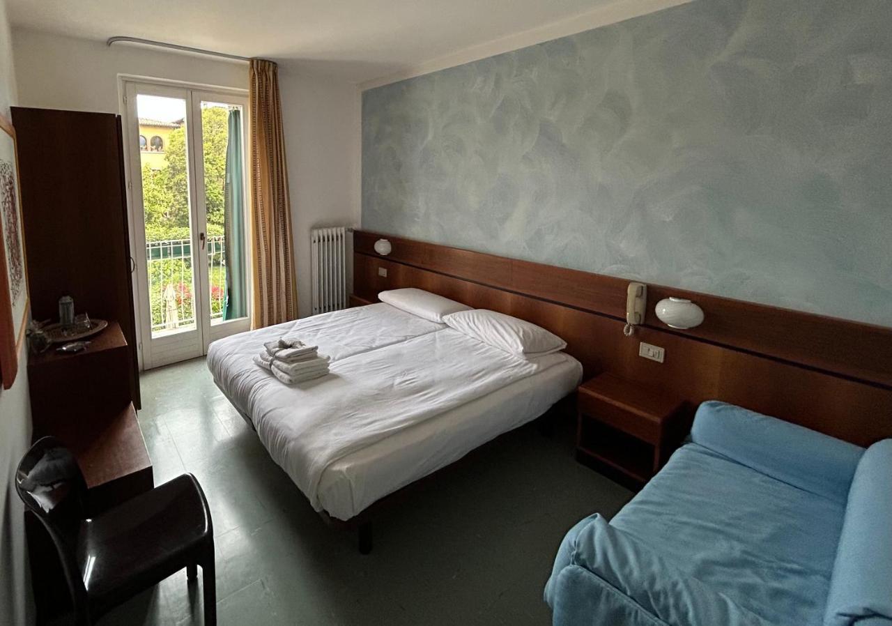 Albergo Da Pina Lazise Bagian luar foto