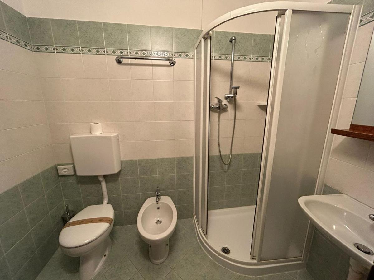 Albergo Da Pina Lazise Bagian luar foto