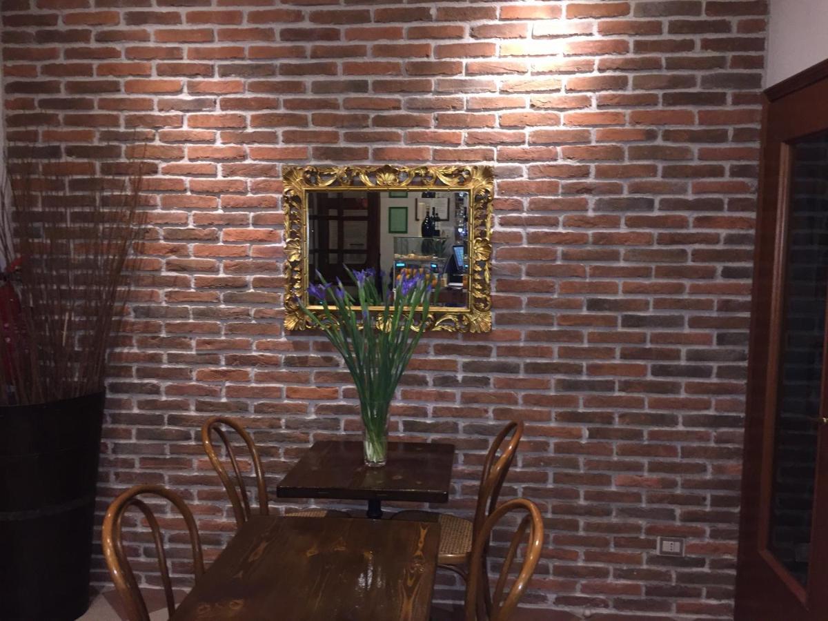 Albergo Da Pina Lazise Bagian luar foto